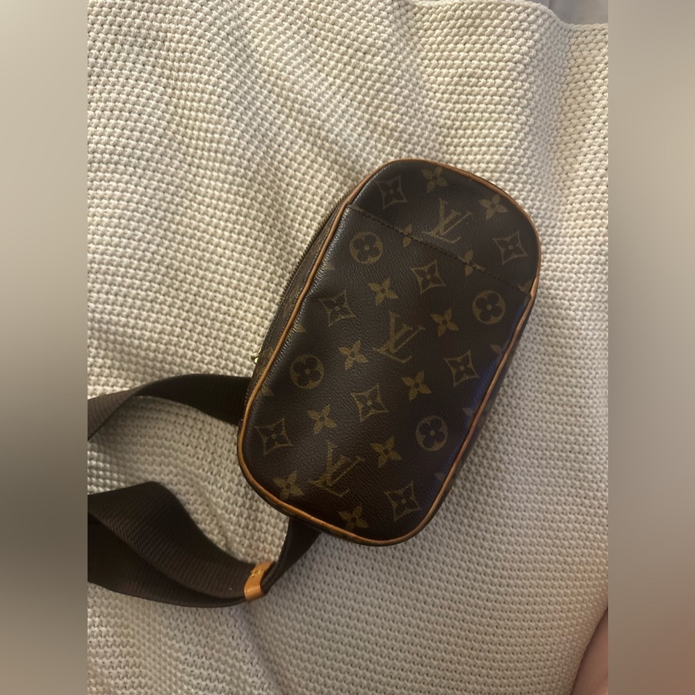 Louis Vuitton Gange cross body bum bag